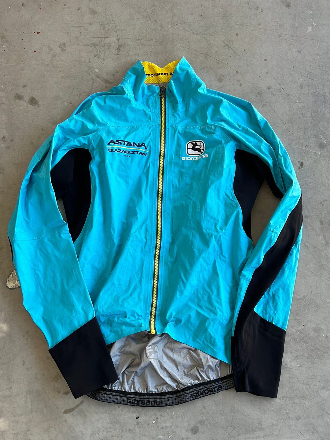 Monsoon Lyte Rain Jacket Long Sleeve Giordana Astana Qazaqstan Pro Issued Cycling Kit