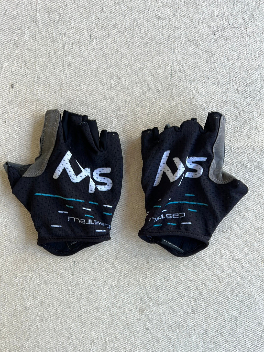 Team sky gloves sale