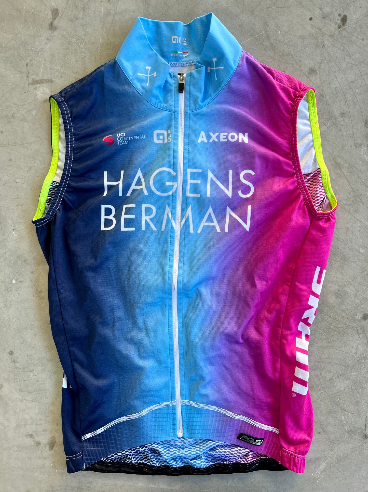 Hagens Berman Axeon | Ale Wind Vest | Size S | Rider-Issued Pro Team Kit