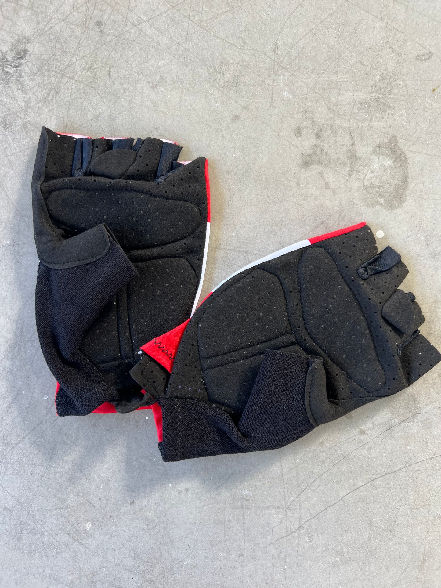 Trek Segafredo | Santini Padded Race Gloves | Red | Rider-Issued Pro Team Kit