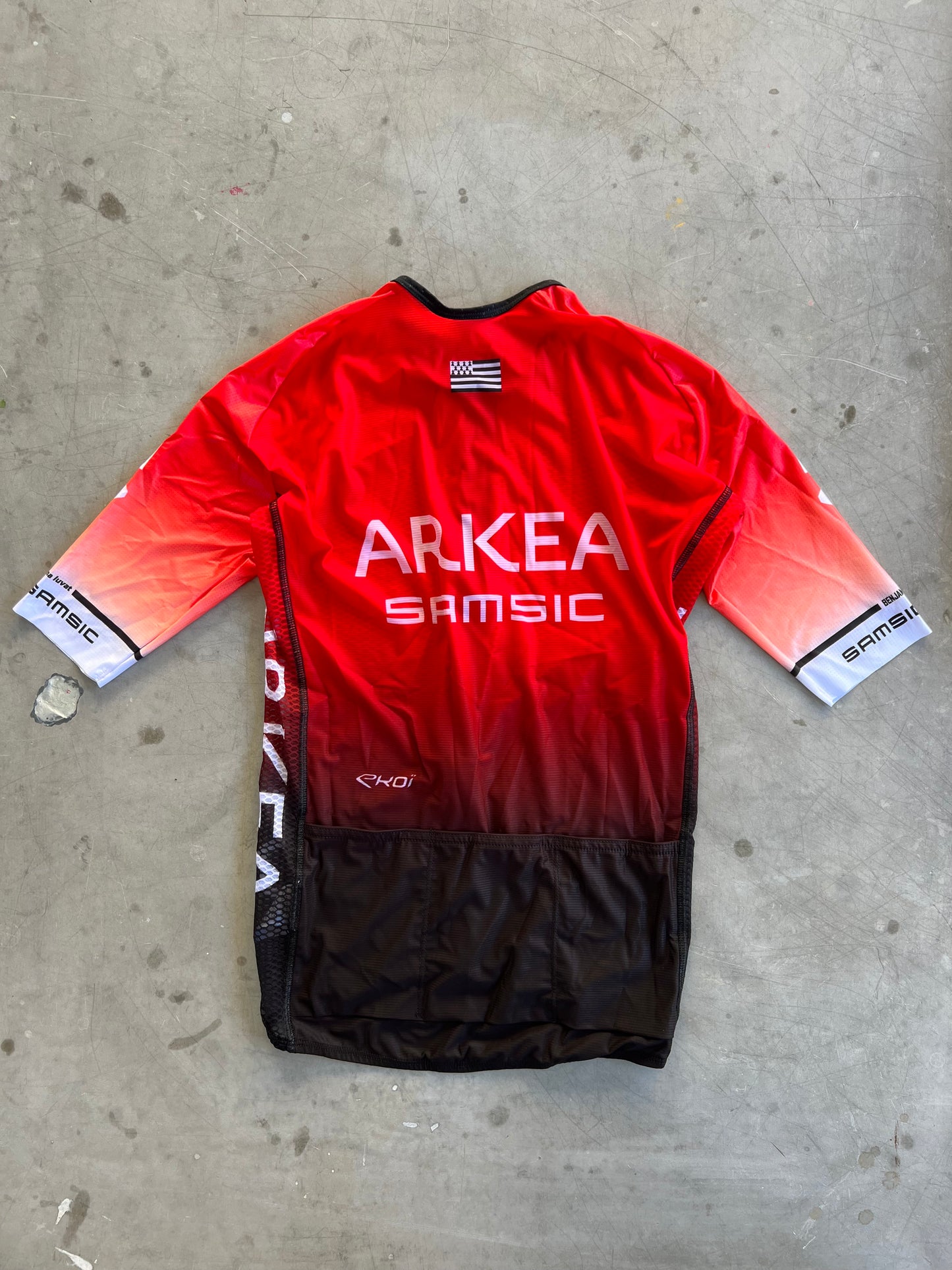 Arkea Samsic | Ekoi Lightweight Aero Jersey | Red | Rider-Issued Pro Team Kit