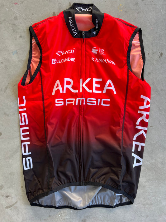 Arkea Samsic | Ekoi Rain Gilet / Vest | Red | Rider-Issued Pro Team Kit