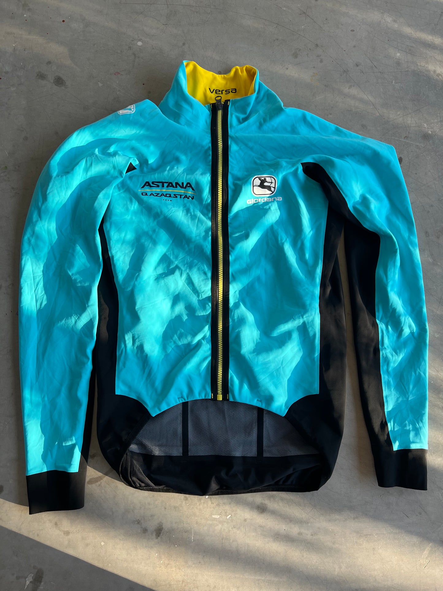 Astana | Giordana Thermal Rain Jacket | S | Rider-Issued Pro Team Kit