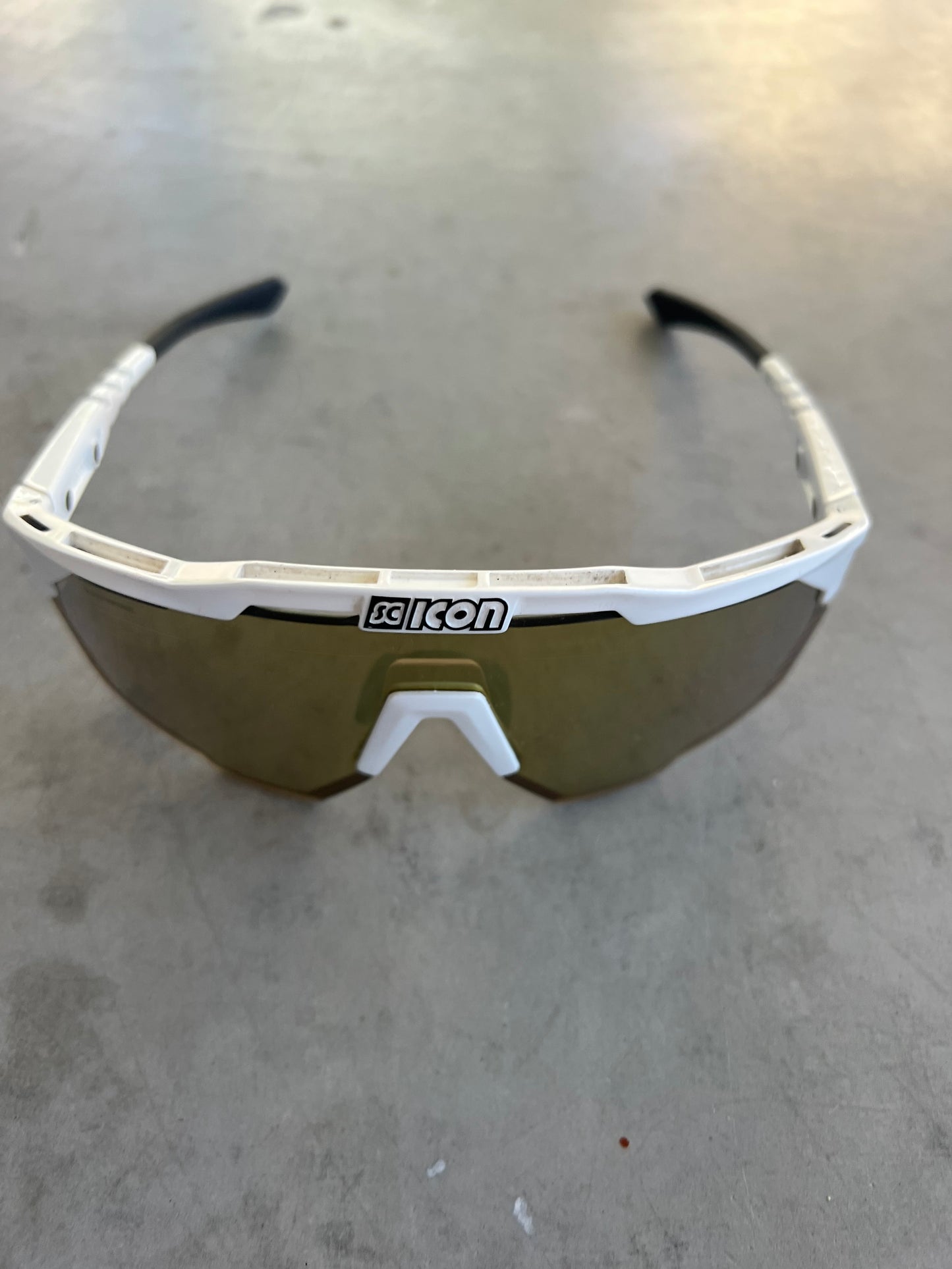 Astana | Scicon Aeroshade XL Sunglasses | White | Rider-Issued Pro Kit