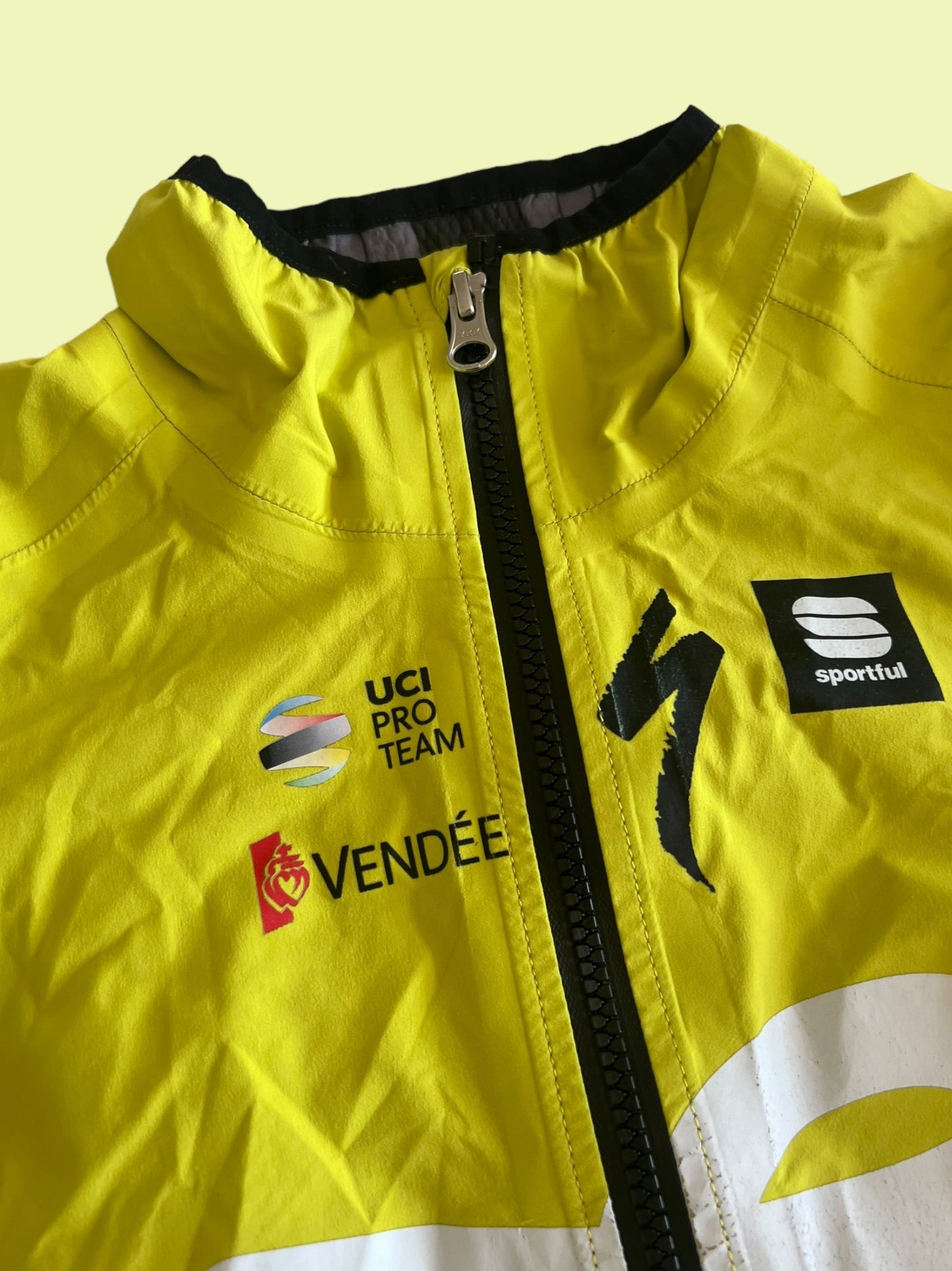 Aqua Pro Rain Jacket Gore-Tex | Sportful | Total Energies | Pro Cycling Kit