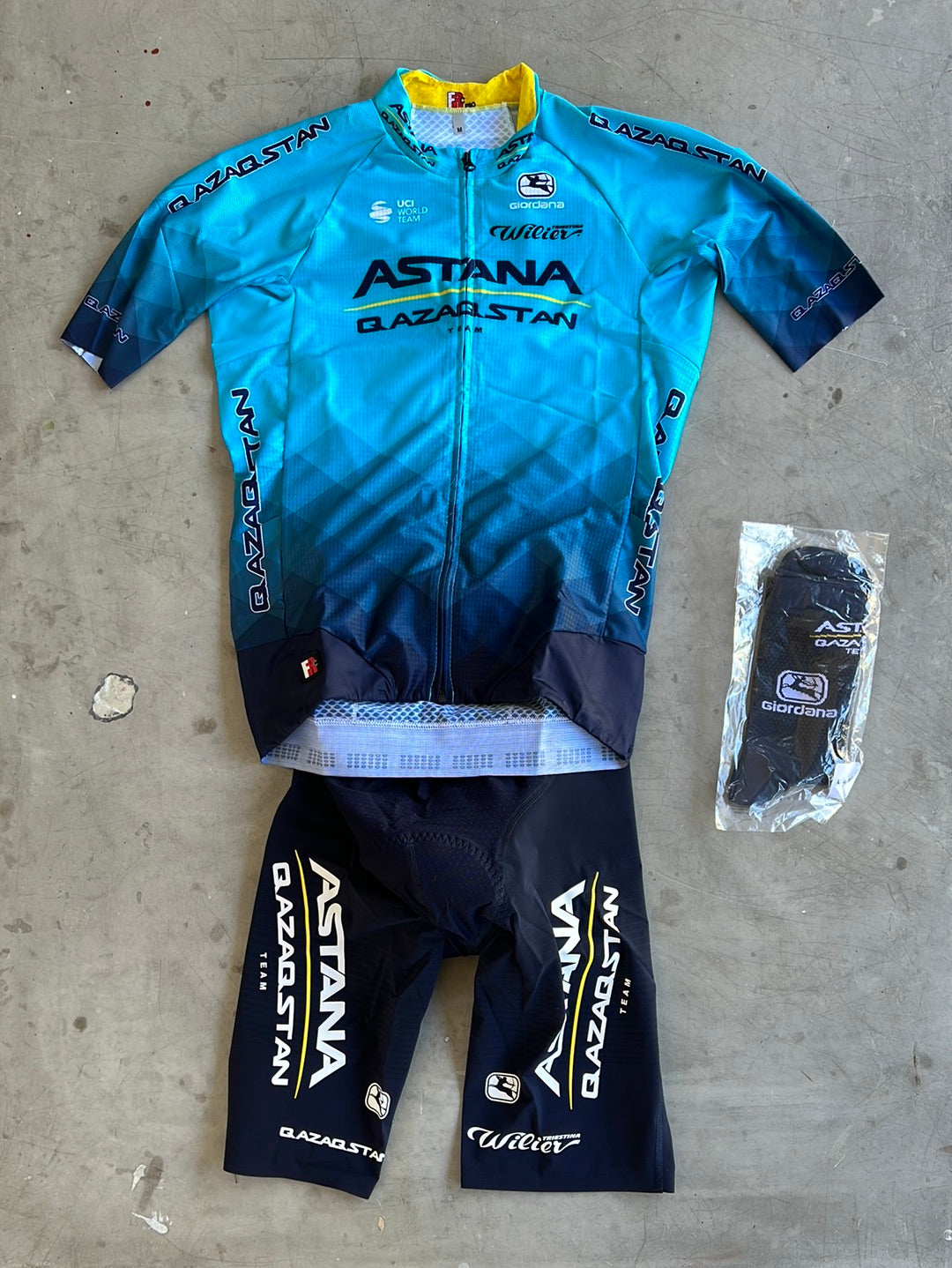 FR-C Aero Jersey, NX-G Bib Shorts & Race Socks Bundle | Giordana | Astana Qazaqstan | Pro-Issued Cycling Kit