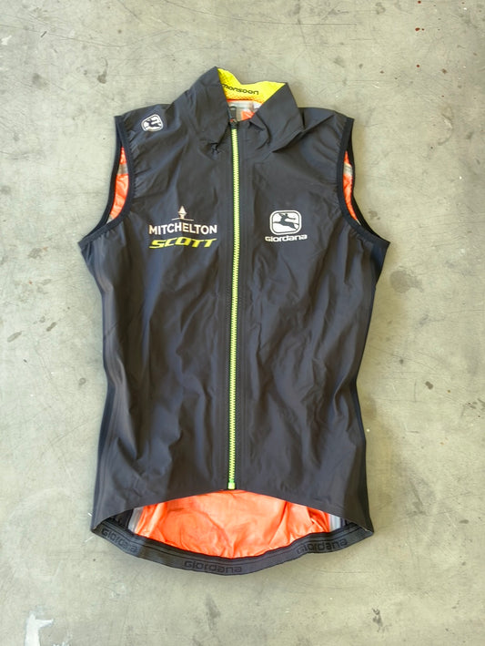 Rain Vest - Monsoon Light Waterproof Gilet | Giordana | Mitchelton Scott | Pro Cycling Kit