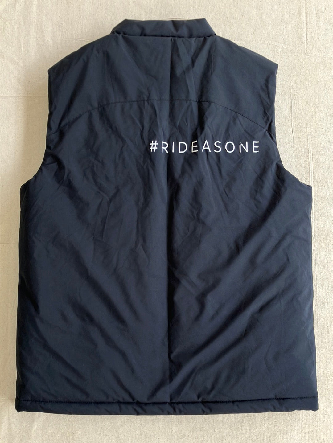 Casual Deep Winter Vest / Sleeveless Jacket Padded | Castore | Team Bahrain Victorious | Pro Cycling Kit