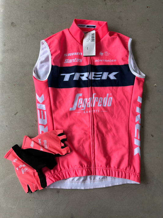 Trek Segafredo | Santini Bundle -  Thermal Vest and Gloves | Pink | S | Rider-Issued Pro Team Kit