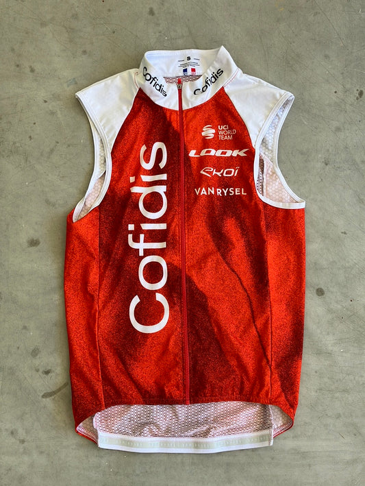 Cofidis | Van Rysel Wind Vest / Gilet | Red | Pro-Issued Pro Team Kit