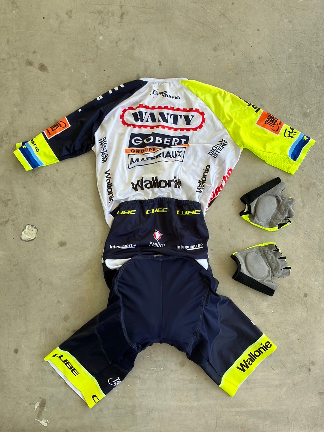 Intermarche | Nalini Bundle - Aero Suit & Aero Gloves | S | Pro-Issued Team Kit