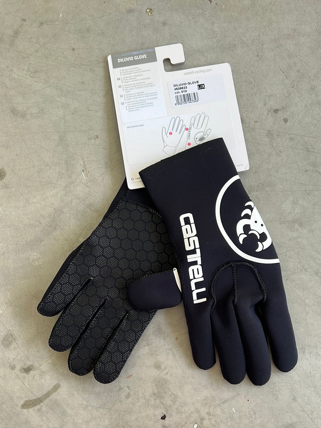 Diluvio Gloves Neoprene Winter Gloves | Castelli | Ineos Grenadiers Pro-Issued Cycling Kit