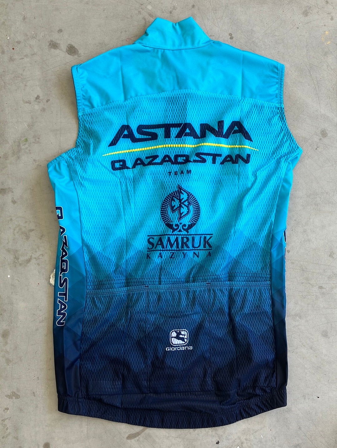 'FRC Wind Front' Gilet / Vest  | Giordana | Astana Qazaqstan | Pro-Issued Cycling Kit