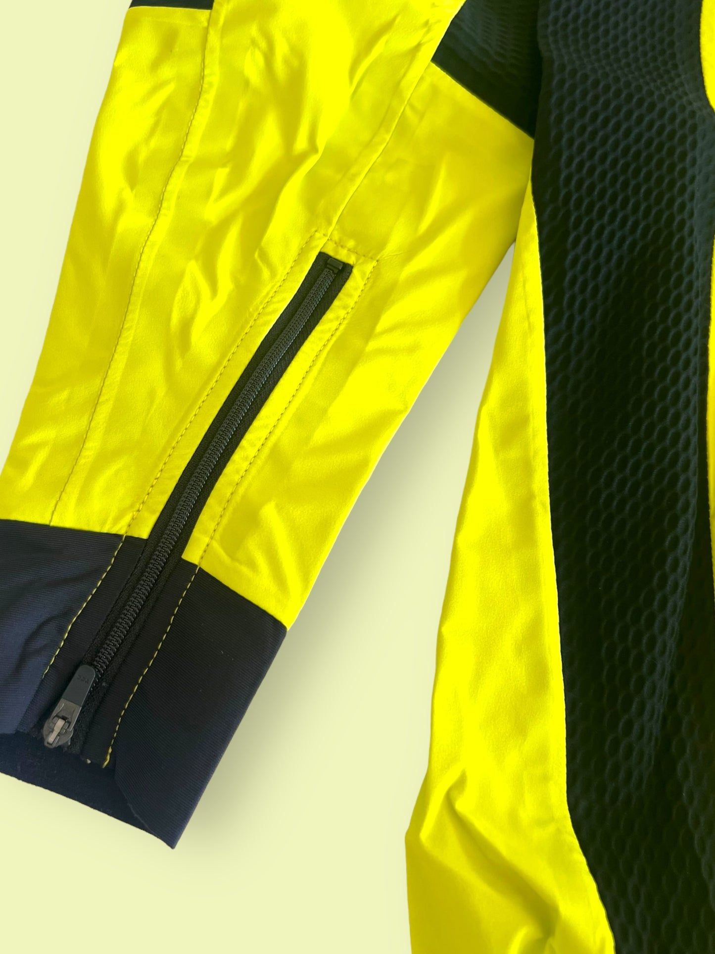 Aqua Pro Rain Jacket Gore-Tex | Sportful | Total Energies | Pro Cycling Kit