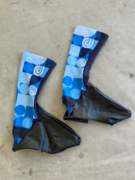 TT Overshoes Cycling Aero Shoe Covers Time Trail With Aero Socks | Ekoi | Blue | Israel Premier Tech IPT | Pro Cycling Kit