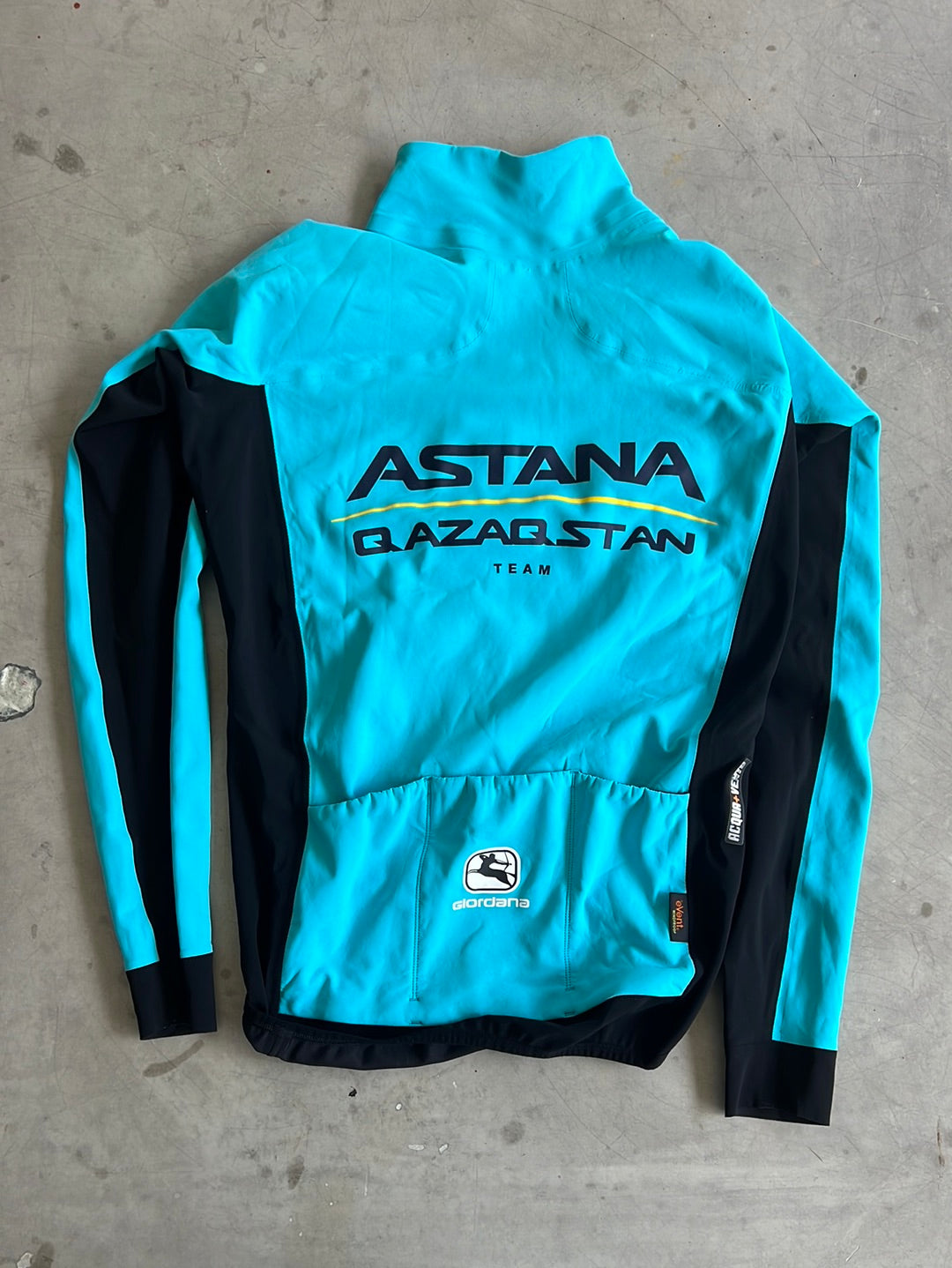 VERSA Thermal Windproof Rain Jacket | Giordana | Astana | Pro Team Cycling Kit