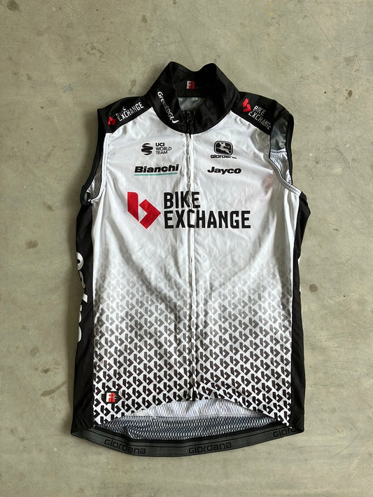 Packable Gilet / Wind Vest Pockets| Giordana | Bianchi Bike Exchange | Pro Cycling Kit