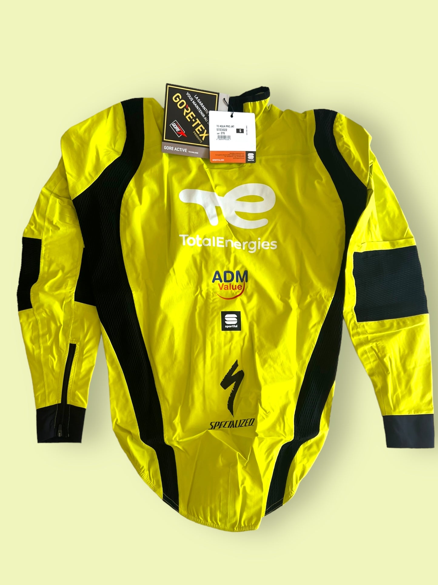 Aqua Pro Rain Jacket Gore-Tex | Sportful | Total Energies | Pro Cycling Kit