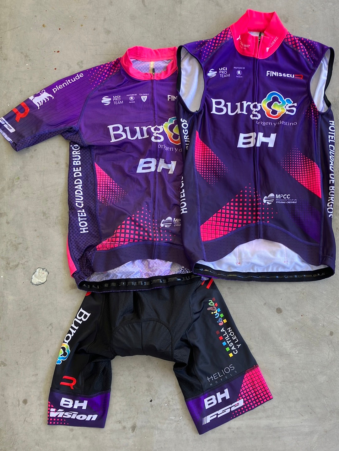 Burgos BH | Finisseur Bundle - Short Sleeve Jersey, Thermal Vest & Bibs | M | Purple | Pro-Issued Team Kit