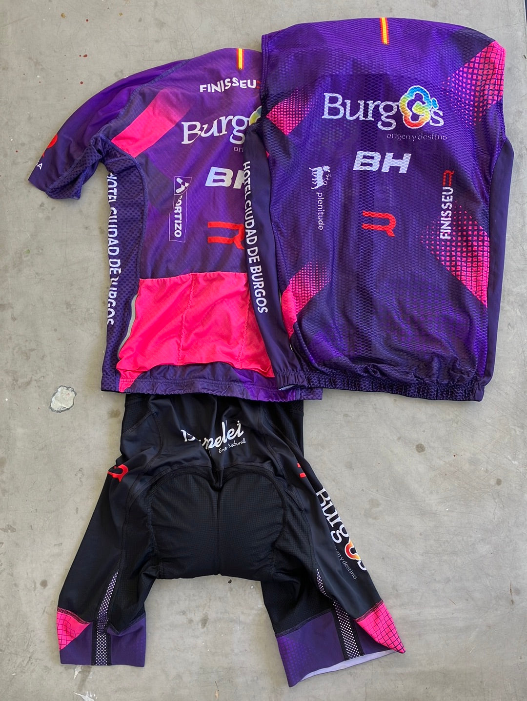 Burgos BH | Finisseur Bundle - Short Sleeve Jersey, Rain Vest & Bibs | M | Purple | Pro-Issued Team Kit