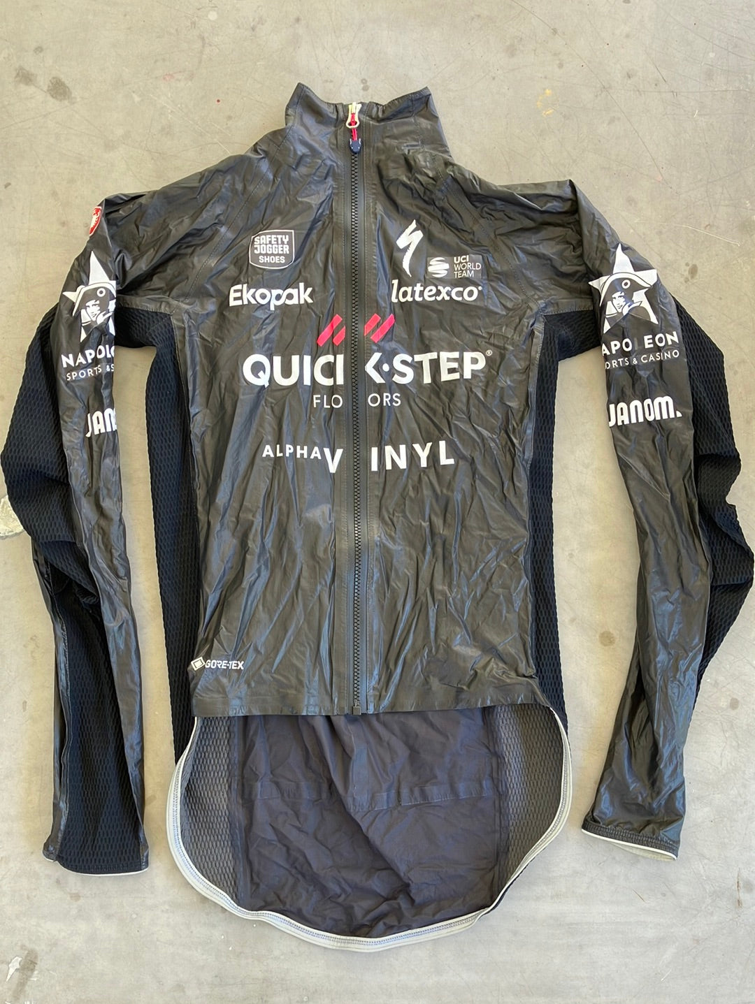 Soudal / Deceuninck Quick-Step | Castelli Slicker Pro Rain Jacket | Black | Pro-Issued Team Kit