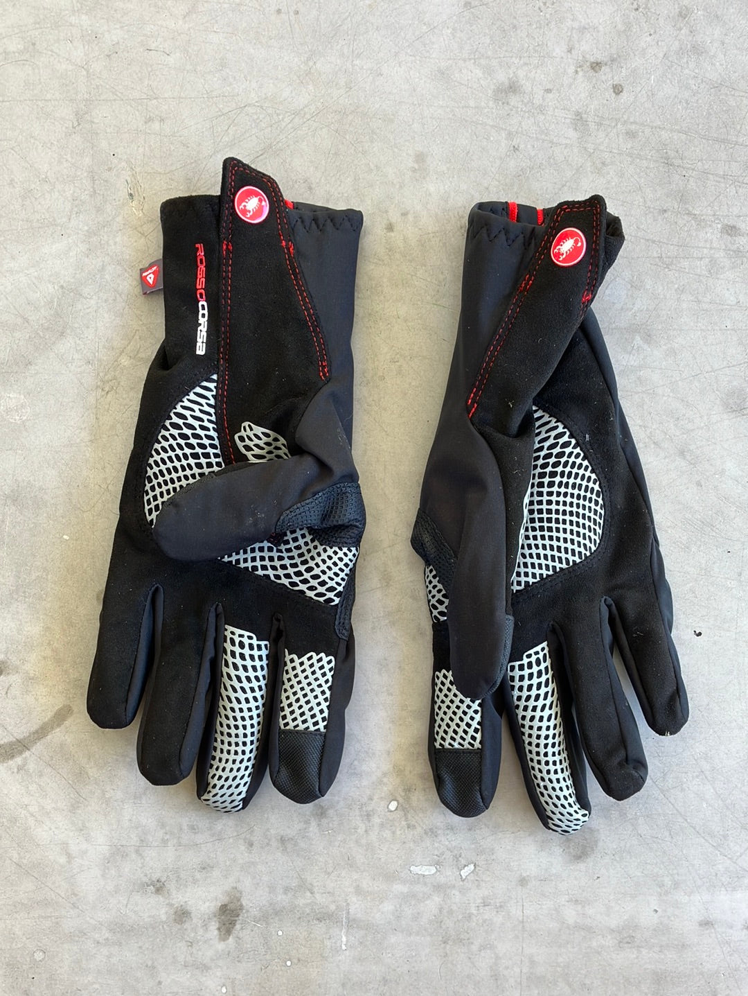 Soudal / Deceuninck Quick-Step | Castelli Rosso Corsa Deep Winter Gloves | Black | Pro-Issued Team Kit