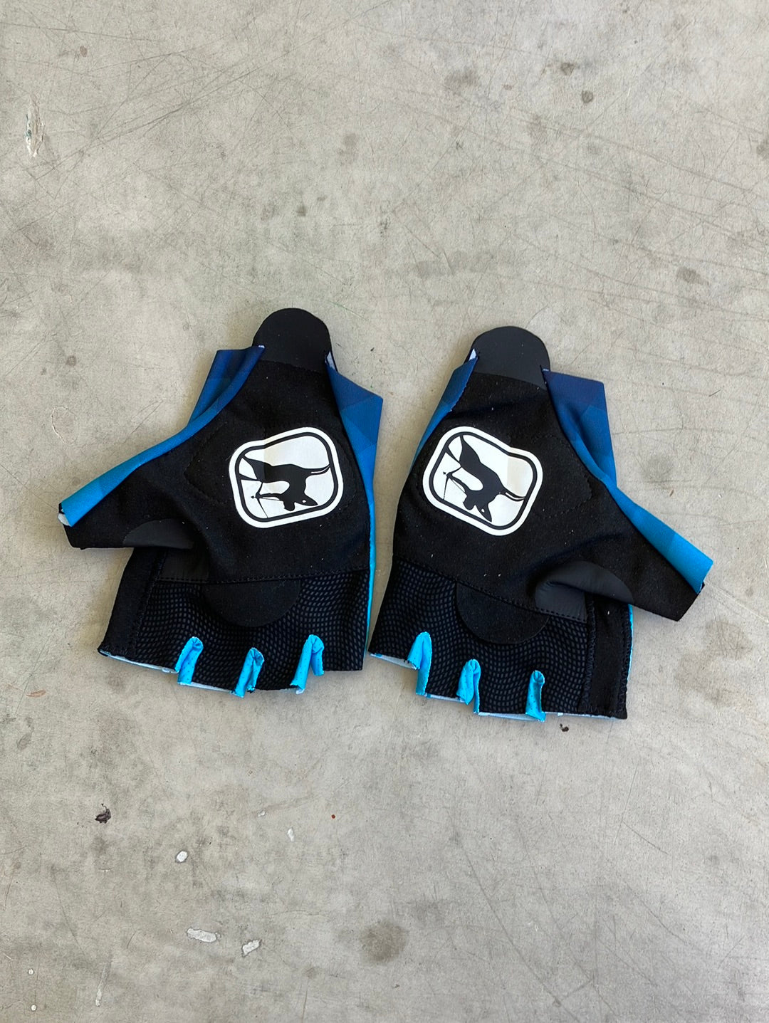 FRC Cycling  Gloves / Mitts Padded | Giordana | Astana Qazaqstan | Pro-Issued Cycling Kit