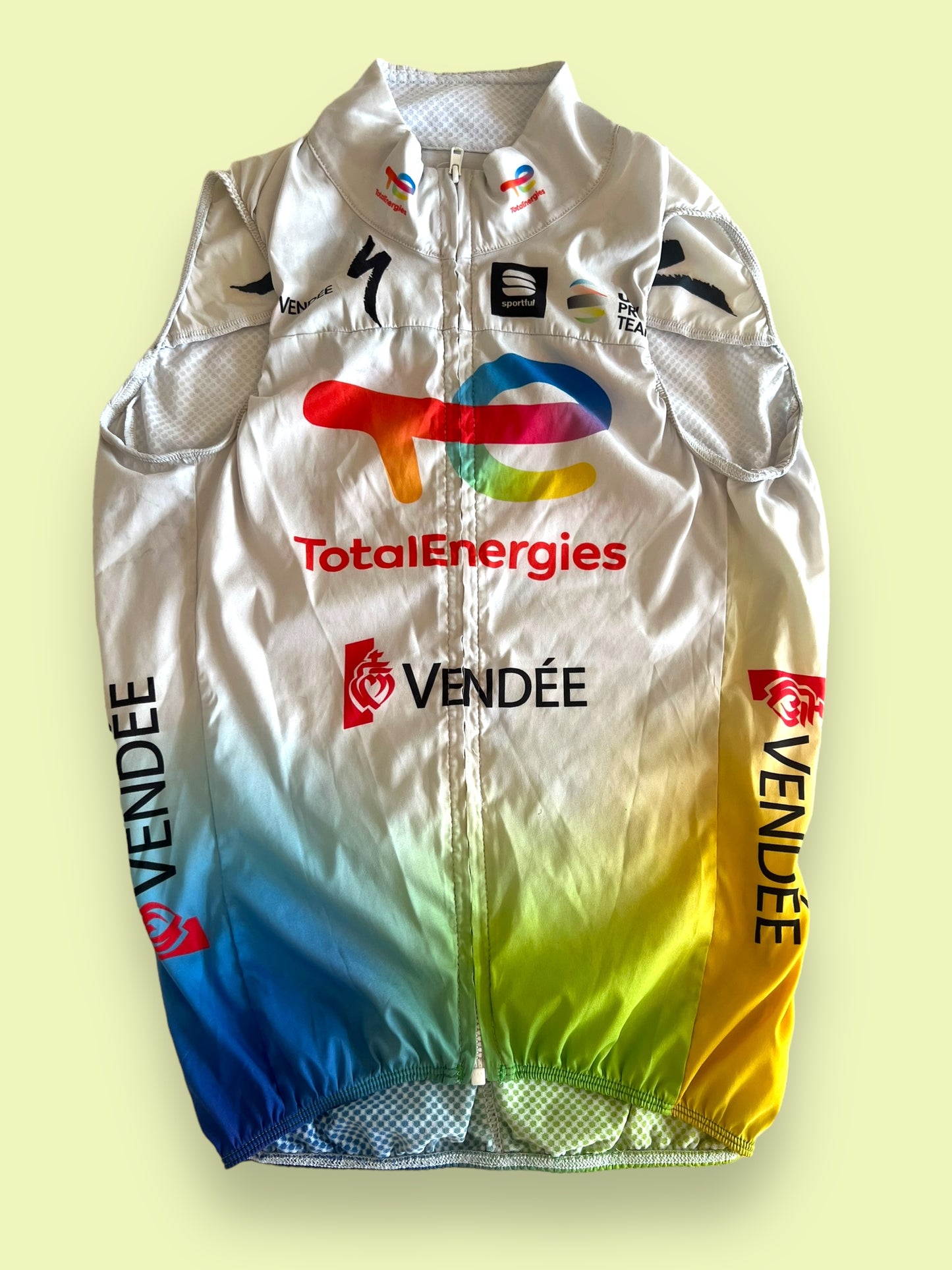 Light Wind Vest / Gilet | Sportful | Total Energies | Pro Cycling Kit