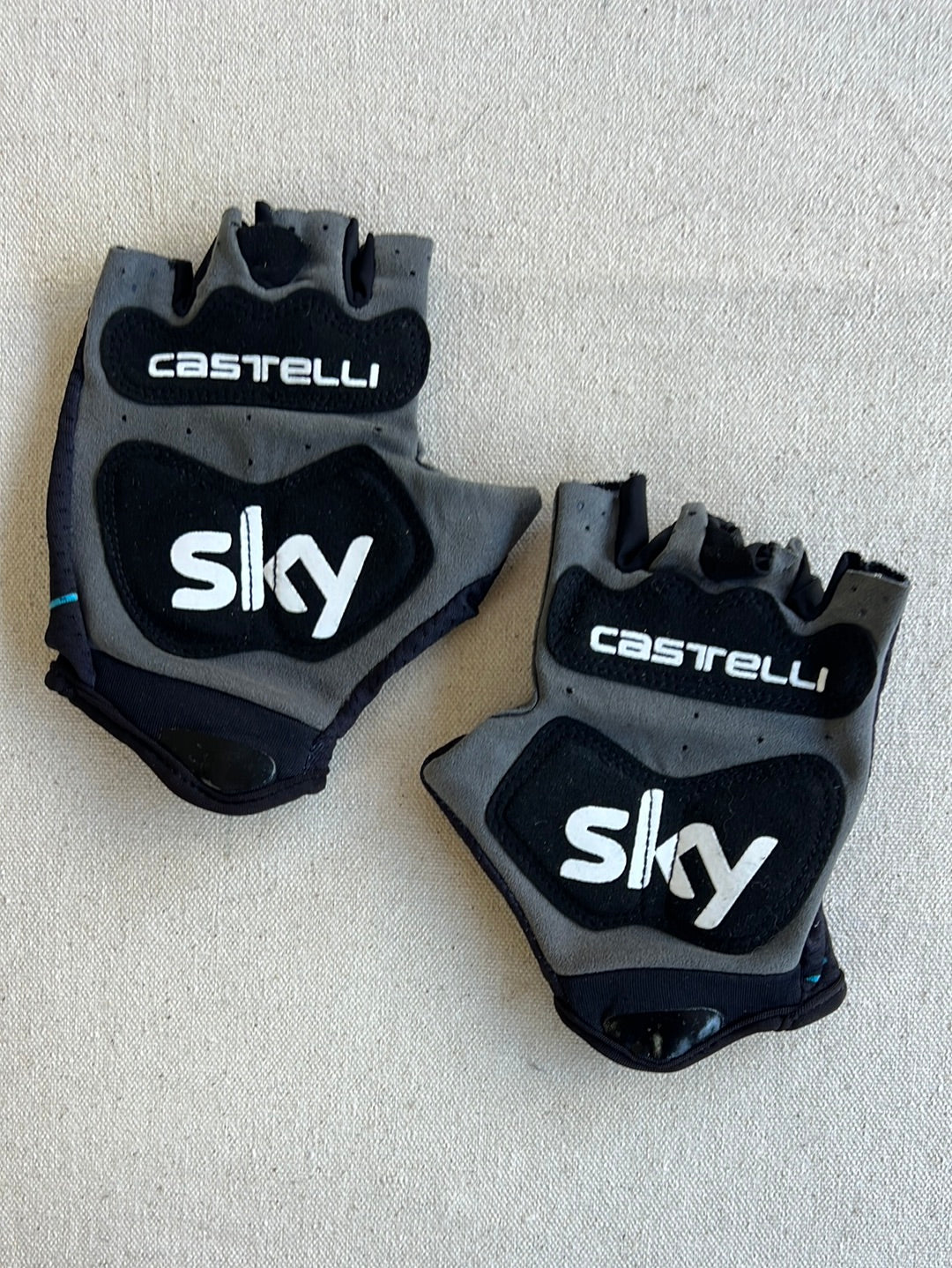 Summer Cycling Gloves Padded | Castelli | Team Sky | Pro Cycling Kit