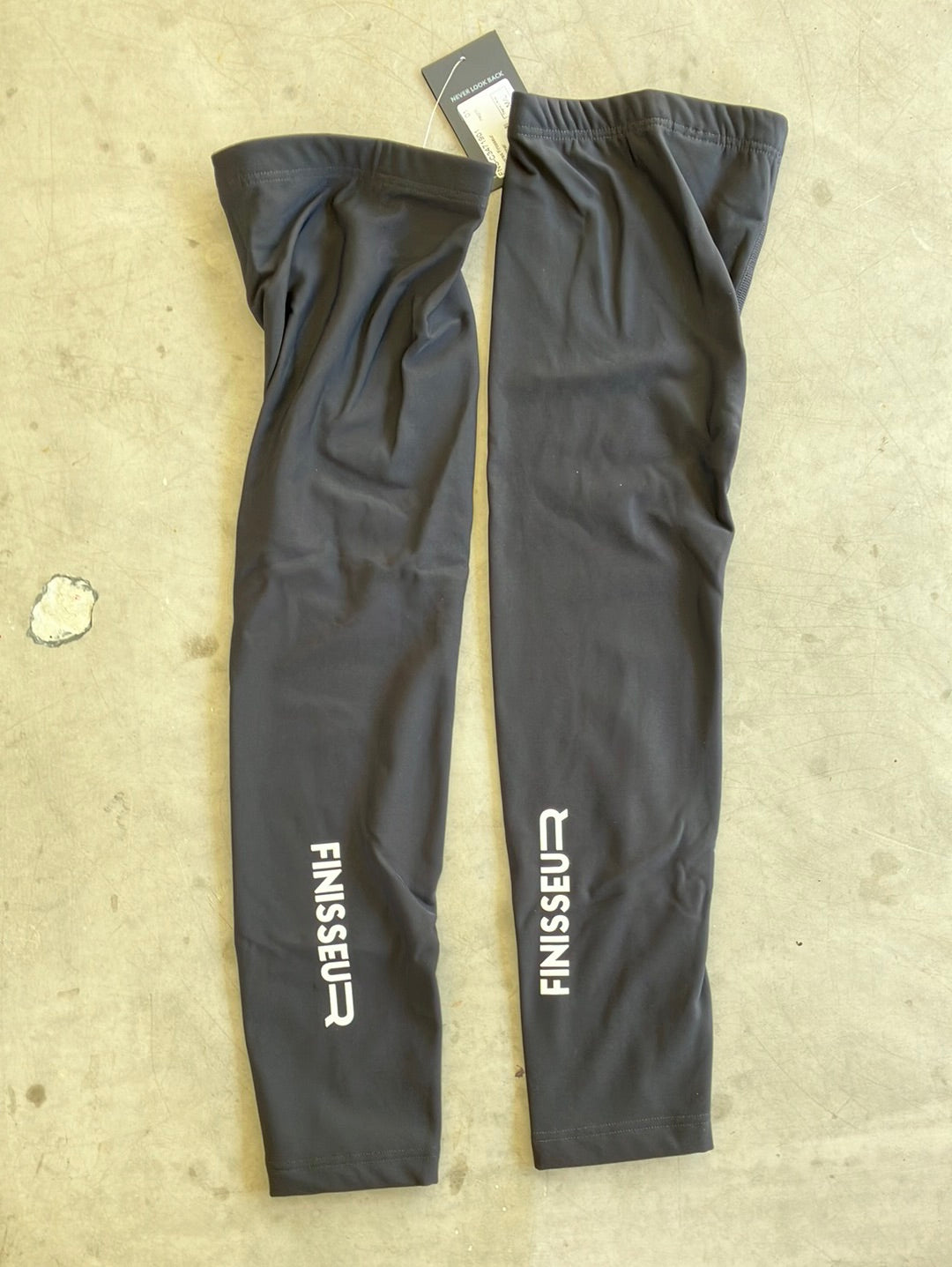 Burgos BH | Finisseur Thermal Leg Warmers | Black | Pro-Issued Team Kit