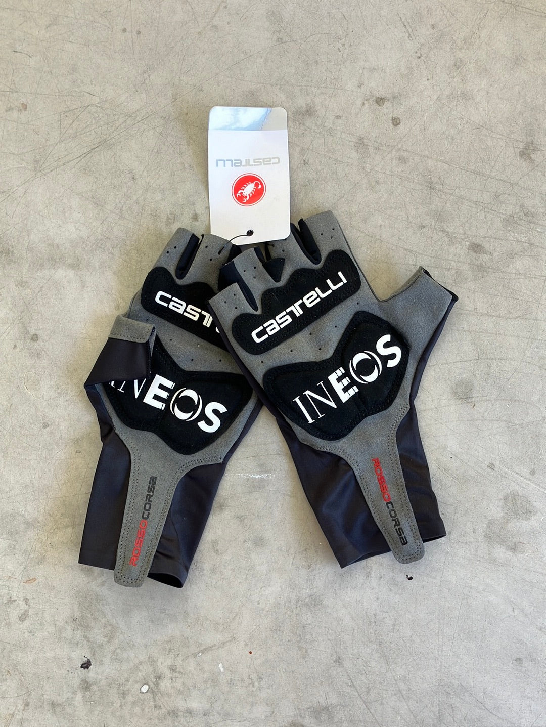 Padded Aero Road Gloves | Castelli | Ineos Grenadiers Pro-Issued Cycling Kit