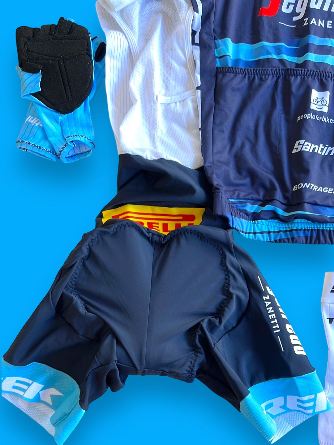 Women's Cycling Kit Bundle - Jersey, Bib Shorts, Gloves & Aero Socks | Santini | Trek Segafredo Women's Team | Pro Cycling Kit