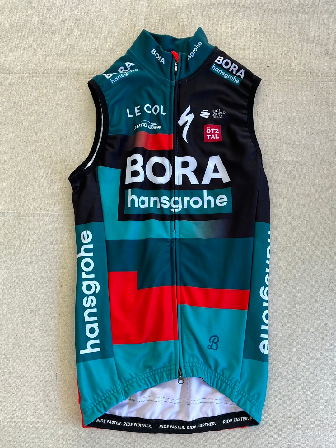 Thermal Vest / Gilet | Le Col | Bora Hansgrohe | Pro Cycling Kit