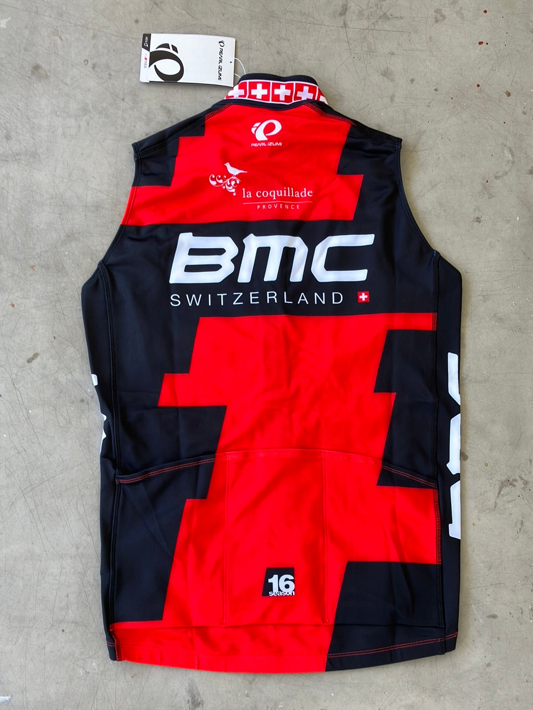 Thermal Vest Gilet Switzerland Champion Rear Pockets Winter | Pearl Izumi | BMC Tag Heuer | Pro Cycling Kit