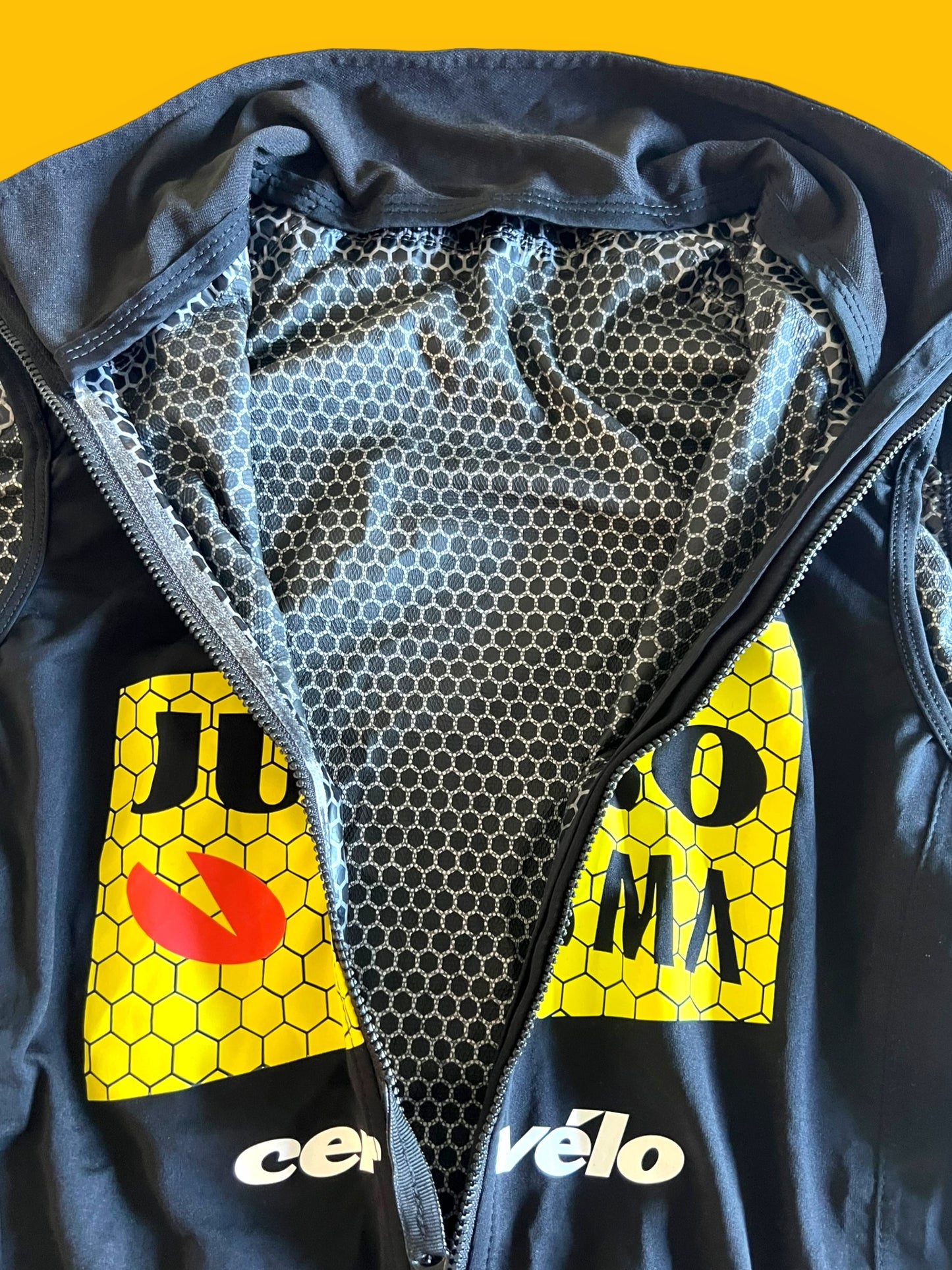 Rain Vest / Gilet Waterproof | Agu | Jumbo Visma | Pro Cycling Kit