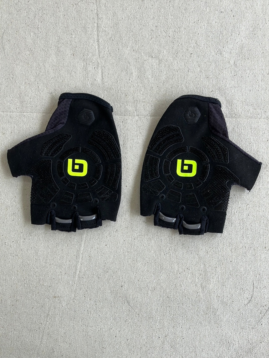 Summer Cycling Gloves | Ale | Team Bahrain Victorious | Pro Cycling Kit