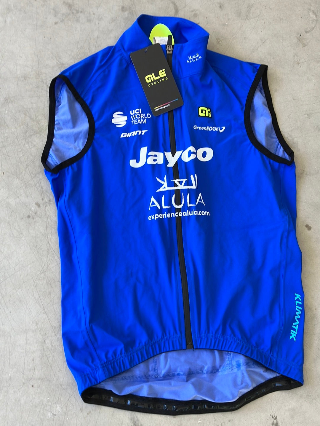 Sleeveless Rain Vest / Gilet Waterproof With Pockets | Ale | Jayco Alula Men's | Pro-Issued Cycling Kit