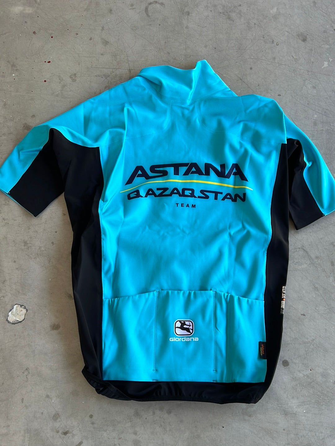 'AV Versa' Jacket Short Sleeve Gabba | Giordana | Astana Qazaqstan | Pro-Issued Cycling Kit