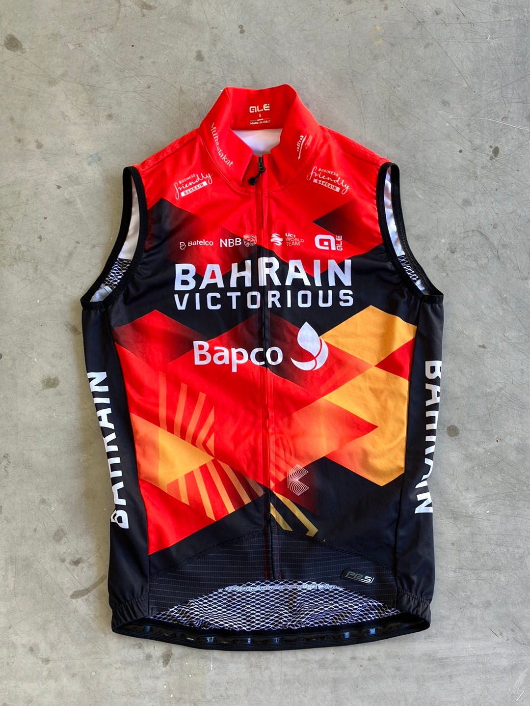 Wind Vest Light Gilet | Ale | Bahrain Victorious | Pro Cycling Kit