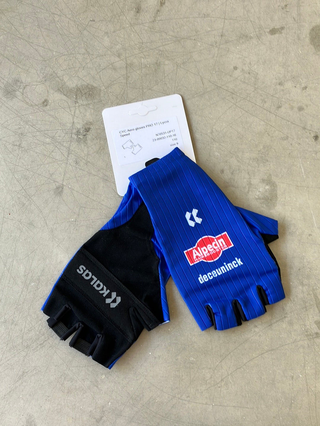 Aero Gloves / Mitts | Kalas | Alpecin Fenix Deceuninck | Pro Team Cycling Kit