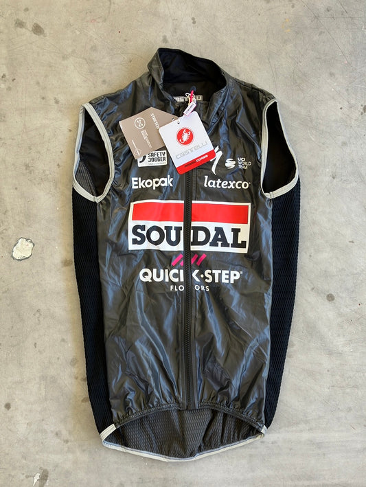 Soudal / Deceuninck Quick-Step | Castelli Slicker Pro Rain Vest | Black | Pro-Issued Team Kit