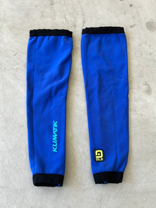 Gabba-Style Arm Warmers | Ale | Jayco Alula Men's | Pro-Issued Cycling Kit