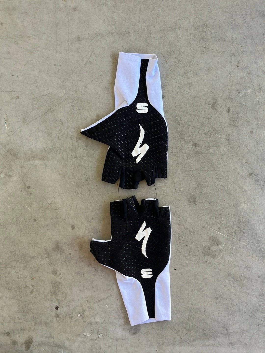 Race Team Aero Gloves / Mitts | Sportful | Bora Hansgrohe | Pro-Issued Cycling Kit