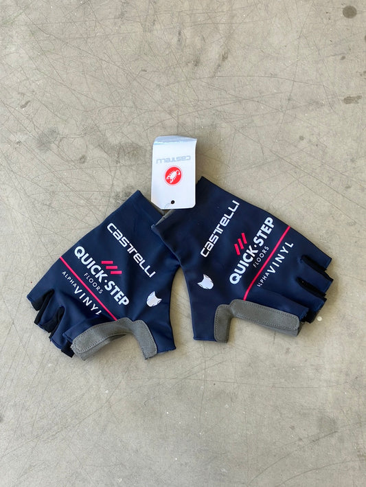 Gloves Mitts team Issued Competizione | Castelli | Blue | Quick-Step Alpha Vinyl / Soudal  | Pro Cycling Kit