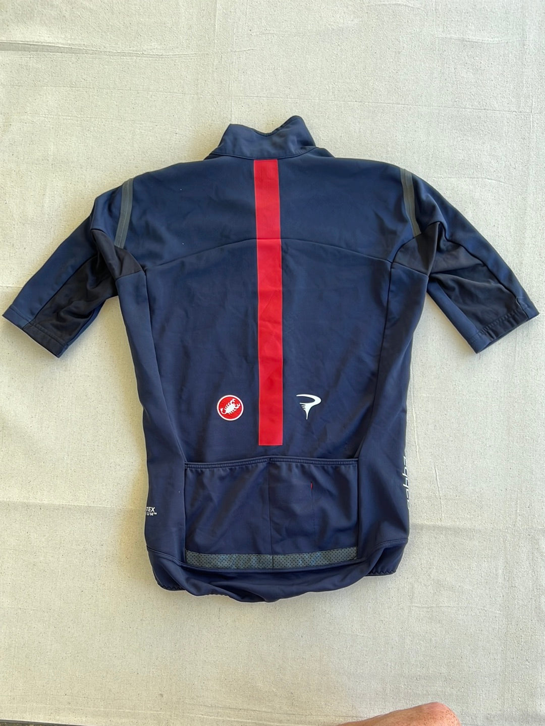 Gabba Winter Jacket Short Sleeve Gore-tex Thermal | Castelli | Ineos Grenadiers Pro-Issued Cycling Kit