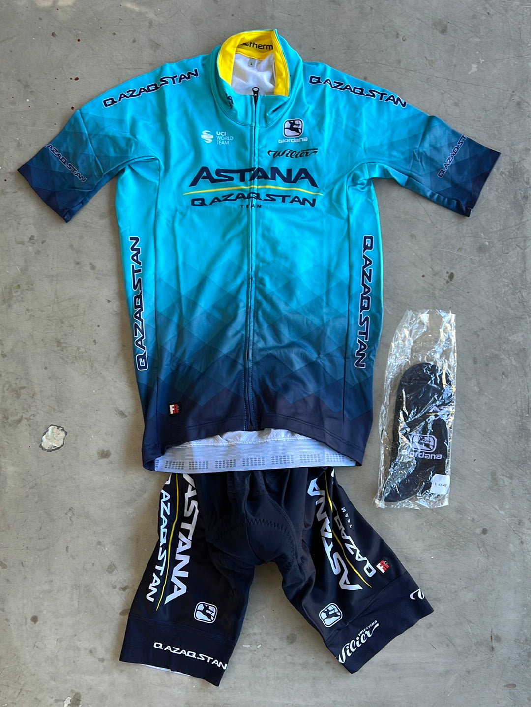 FR-C Thermal jersey, Thermal Bib Shorts & Race Socks Winter Bundle | Giordana | Astana Qazaqstan | Pro-Issued Cycling Kit