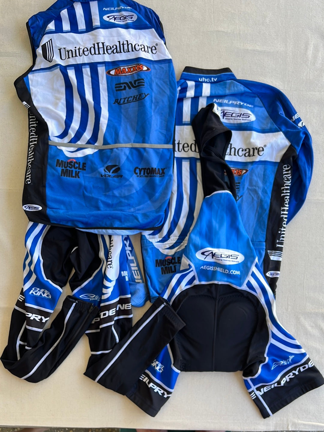 Cycling Winter Kit Bundle - Long Sleeve Jersey, Bibs, Tights & Vest / Gilet | United Healthcare Pro Team | Pro Cycling Kit