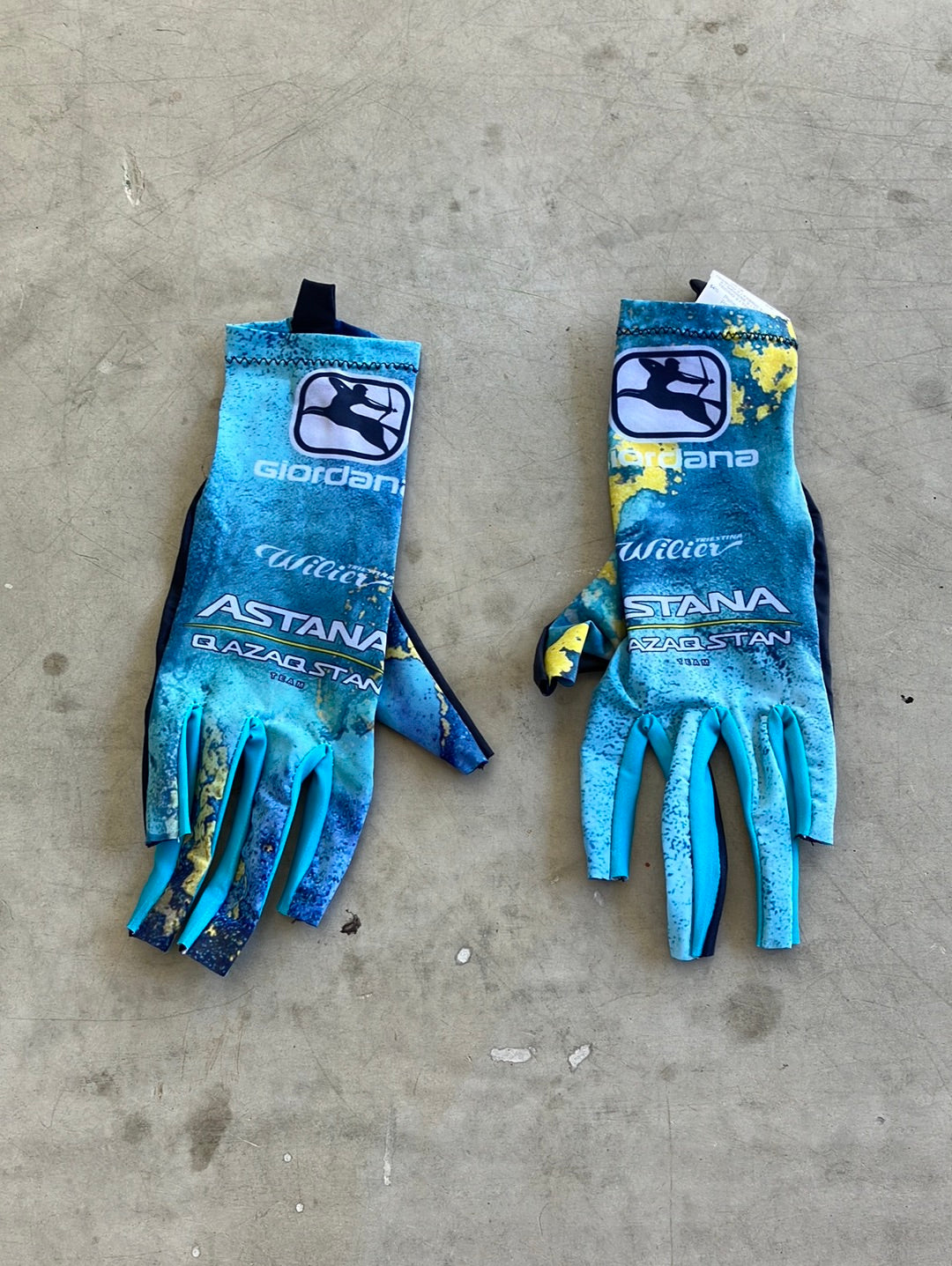 Aero Gloves Unpadded - Tour de France Special Edition | Giordana |  Astana | Pro Cycling Kit
