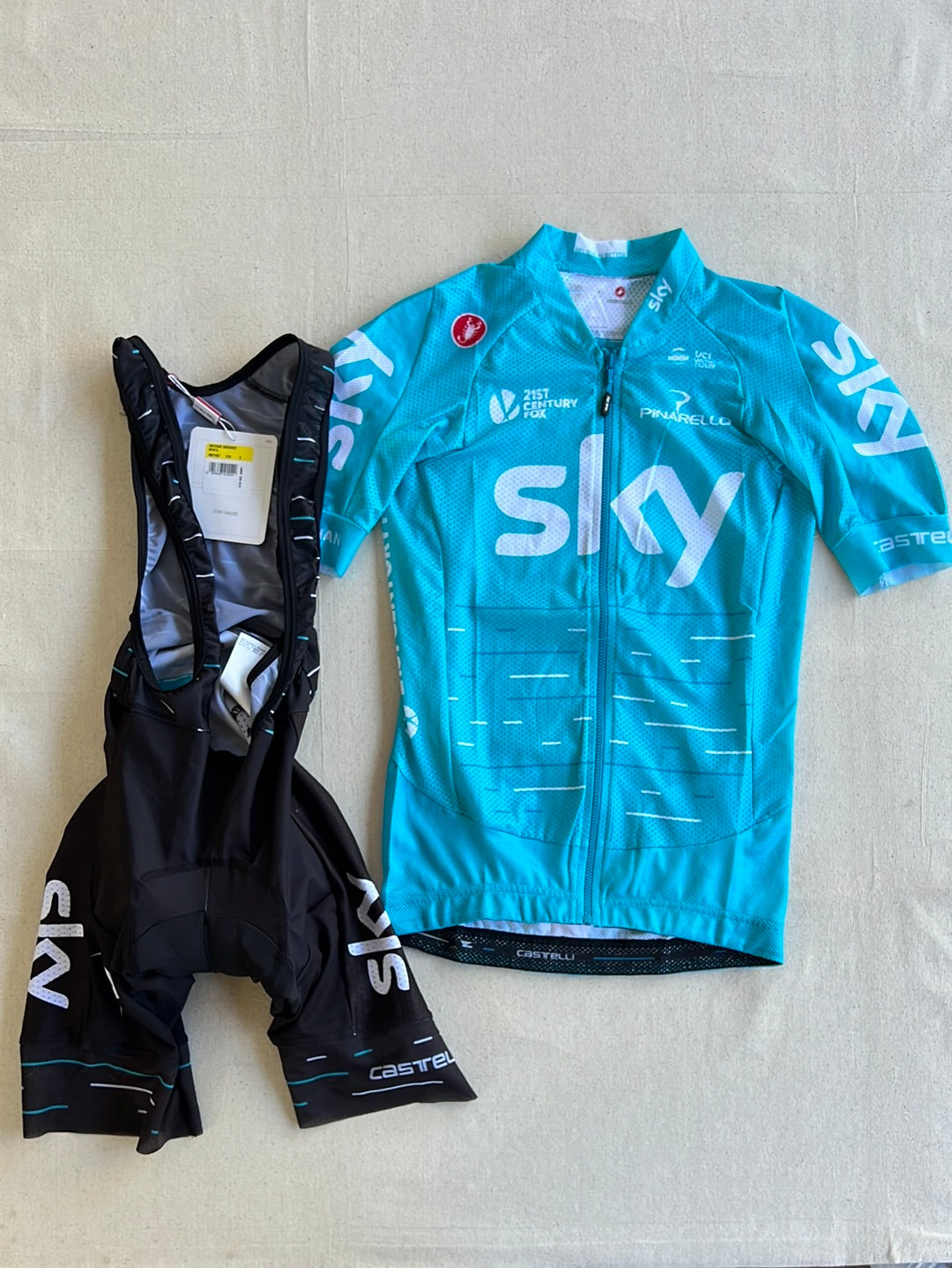 Cycling Kit Bundle - Aero Jersey & Bib Shorts | Castelli | Team Sky | Pro Cycling Kit