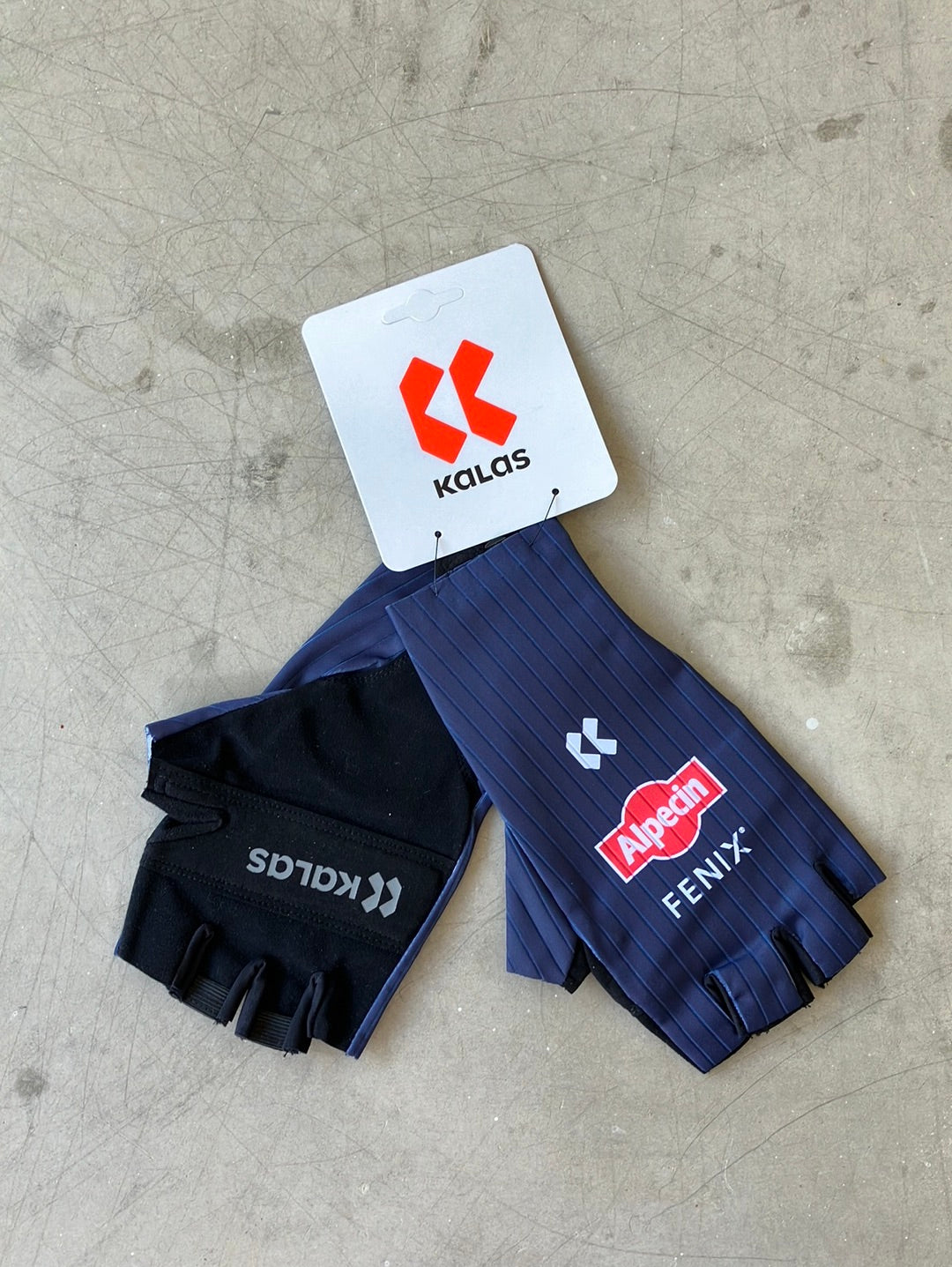 Aero Gloves / Mitts | Kalas | Alpecin Fenix Deceuninck | Pro Team Cycling Kit